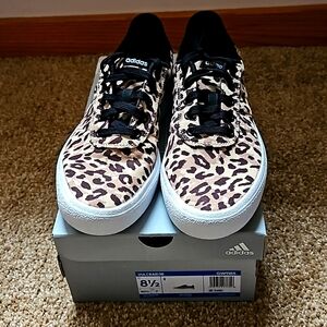 NWOT Animal Print Adidas Sneakers, 8 1/2, Vulcarid 3R